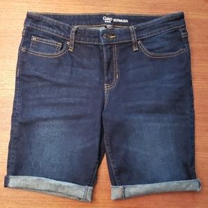GAP Dark Wash Bermuda shorts EUC💞